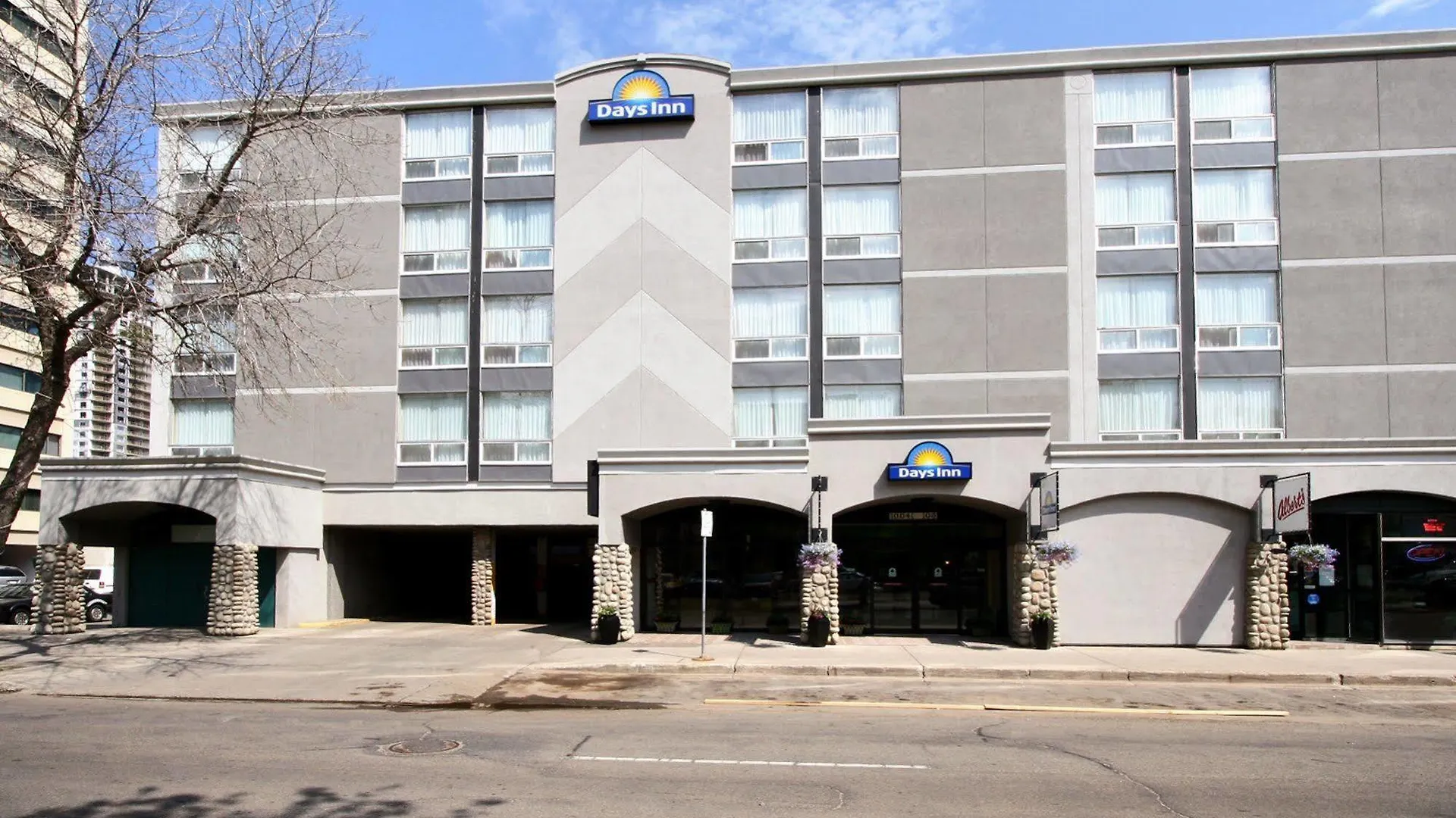 Days Inn By Wyndham Edmonton Downtown