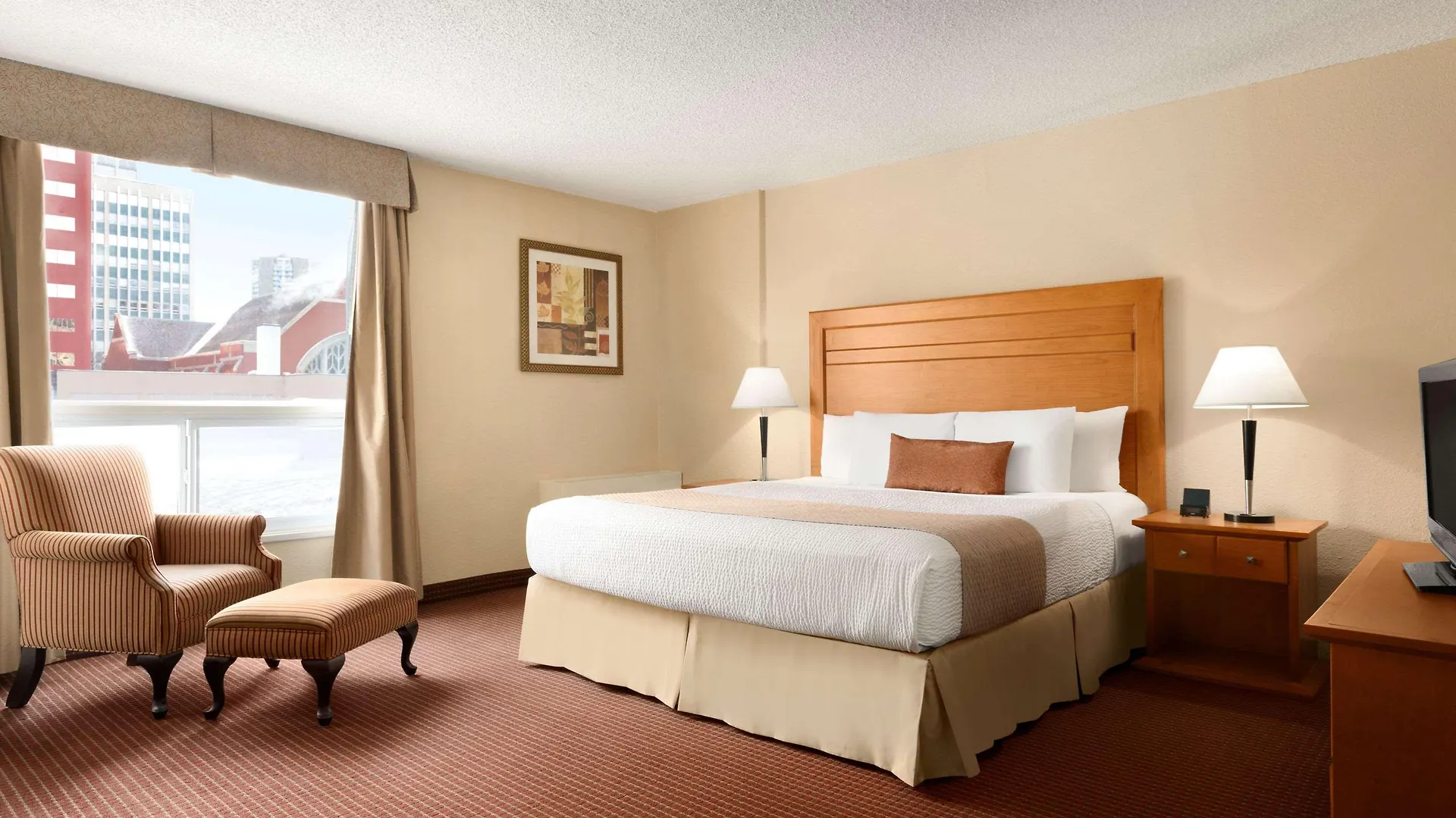 Days Inn By Wyndham Edmonton Downtown Hotel